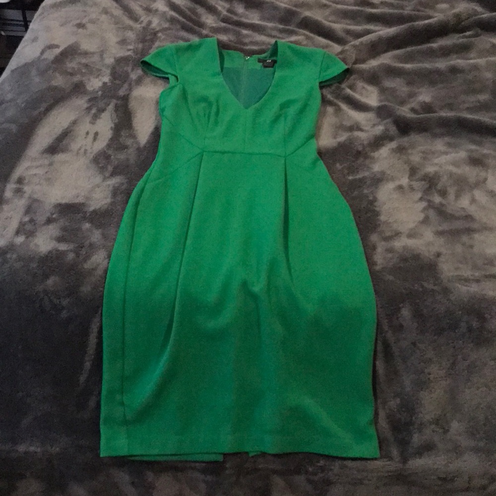 Women’s emerald green business like dress